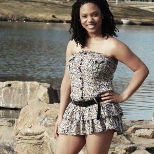 Meet your Posher, Delesa